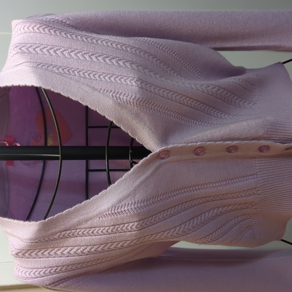 Lavender cropped cardigan - Picture 2 of 7